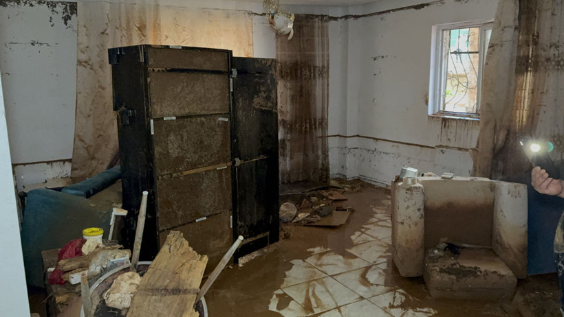 Mardin'de sel felaketi: 150’ye yakın ev sular altında kaldı - Resim : 4