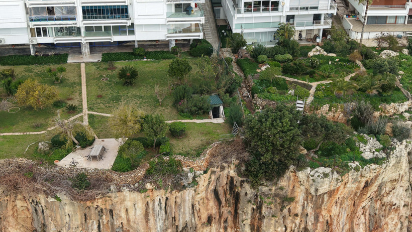40 yıl &ouml;nce yapılmıştı... Ka&ccedil;aklar i&ccedil;in yıkım kararı - Resim : 1