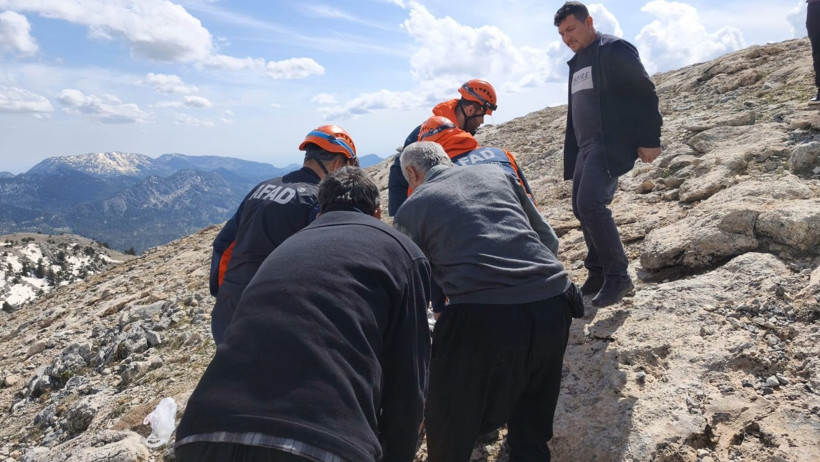 &Ccedil;iriş toplarken &ouml;ld&uuml; cenazesi helikopterle alındı - Resim : 1