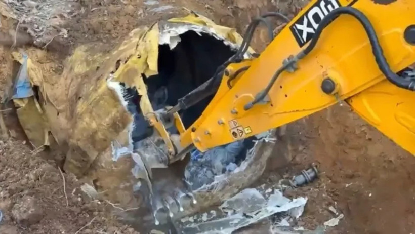 İstanbul&rsquo;da b&uuml;y&uuml;k operasyon: Toprak altında binlerce silah par&ccedil;ası ele ge&ccedil;irildi - Resim : 1