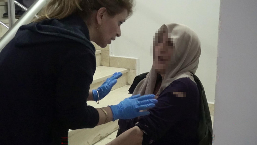 Torun dehşeti! Anneannesini bıçaklayıp rehin aldı - Resim : 2
