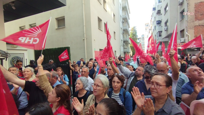 İzmir’de mutlak butlan protestosu: Tebligatları yırtıp atıyoruz - Resim : 1