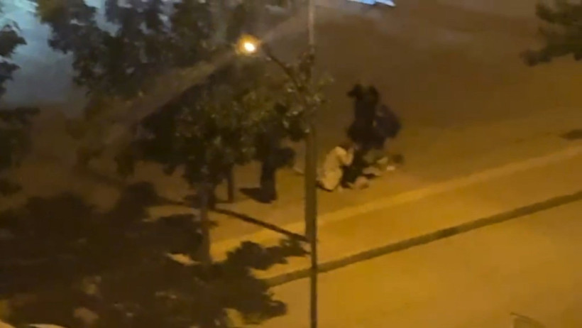 Kavgayı ayırmaya çalışan anne, oğlunun tüfeğinden çıkan saçmalarla hayatını kaybetti - Resim : 2