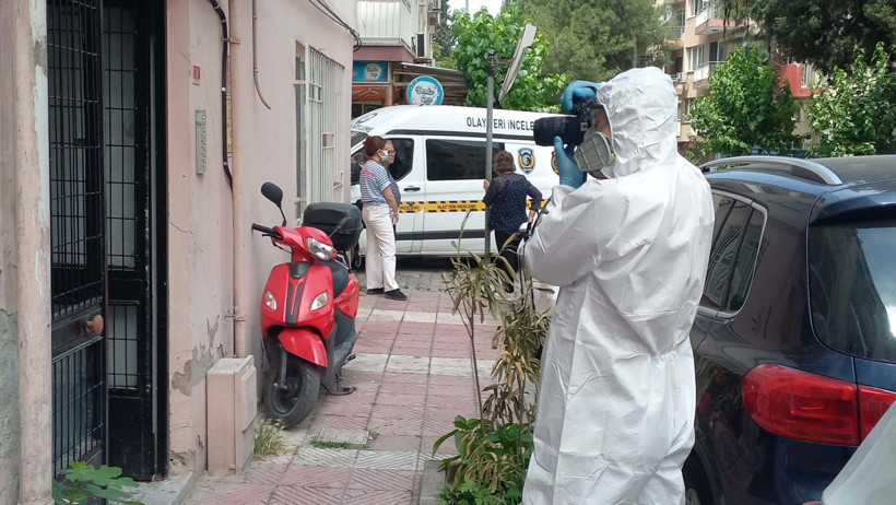 'Kötü koku' harekete geçirdi, modacı evinde ölü bulundu - Resim : 1