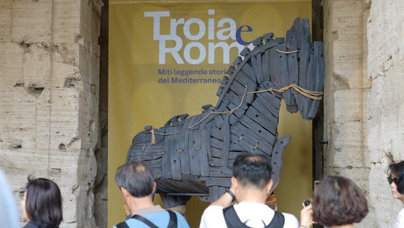 Troya, 221 eserle Kolezyum'da... Bakan Ersoy, basın mensuplarıyla bir araya geldi - Resim : 8