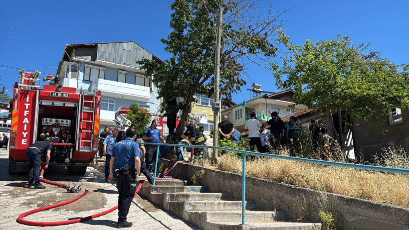Yaşadığı evi ateşe verip kaçtı - Resim : 1