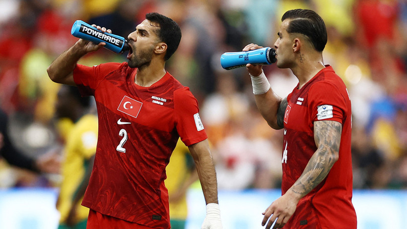 Dünya Kupası'nda 'su molası' tartışması: Türkiye'nin de canı yandı! - Resim : 2