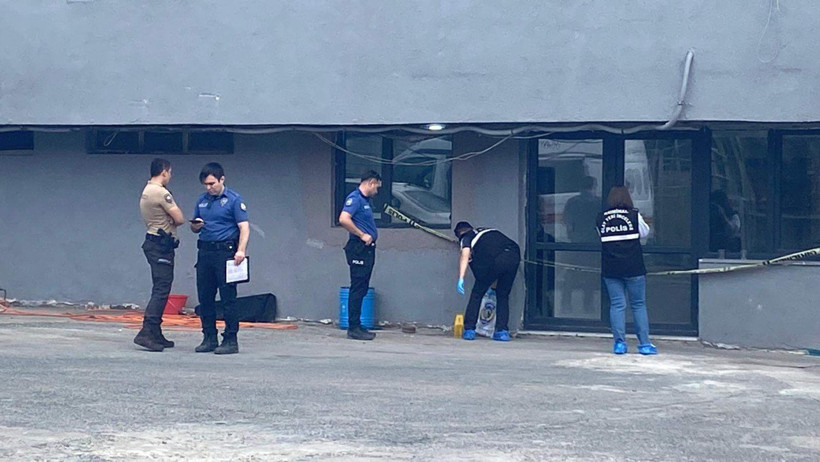 Fabrikada silah sesleri: 1 ölü - Resim : 1