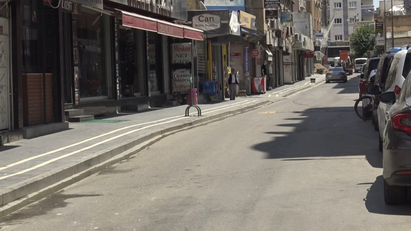 Cizre'de termometreler 41 dereceyi gösterdi, cadde ve sokaklar boş kaldı - Resim : 2