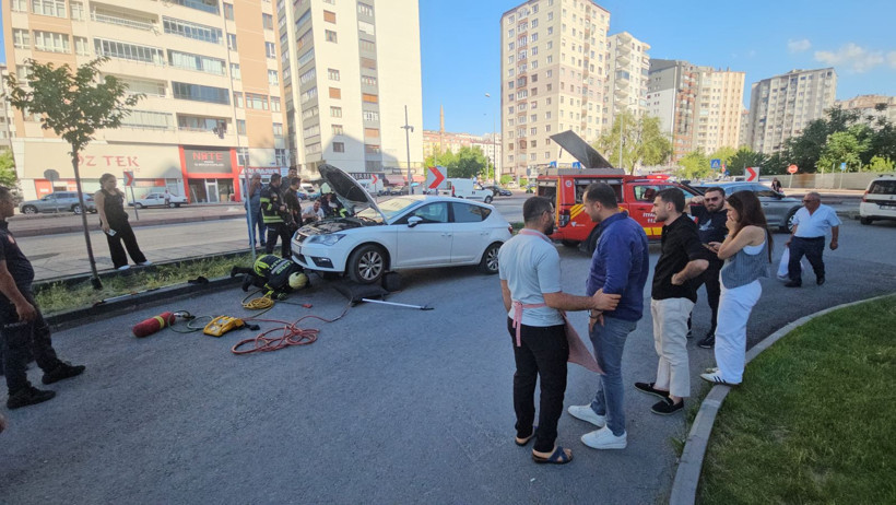 'Arabada yılan sarktı' ihbarı ekipleri harekete geçirdi - Resim: 5