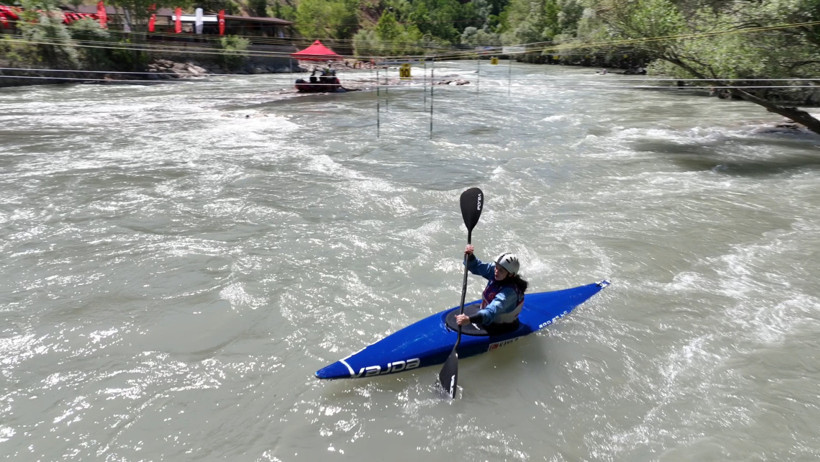 Türkiye’nin en uzun rafting parkuru Munzur Nehri'nde kano heyecanı - Resim : 1