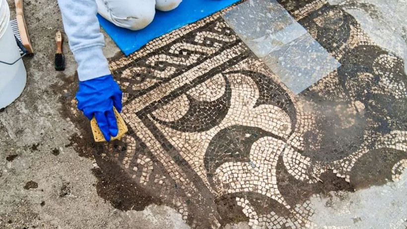 Defineciler kazdı, gizemli villa ortaya çıktı - Resim : 2