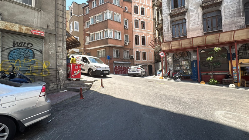 Beyoğlu’nda çivili ve bilyeli patlayıcı paniği - Resim : 1