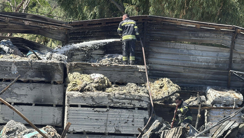 Bodrum'da yapı market deposunda yangın: 1 yaralı - Resim : 1