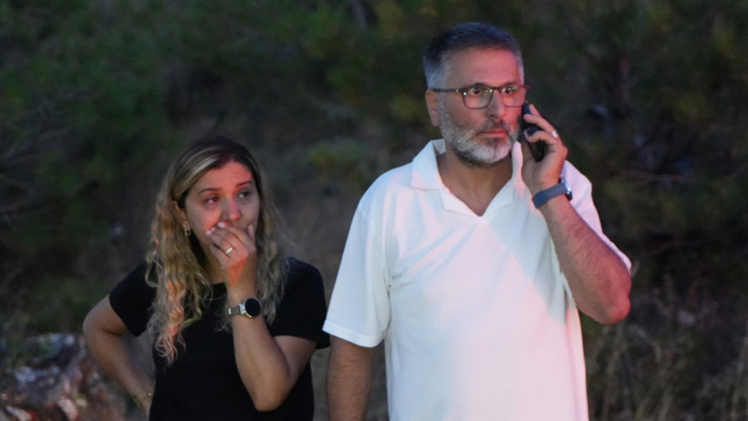 Metal yüklü TIR yola devrildi: Karı-koca faciadan son anda kurtuldu - Resim : 2