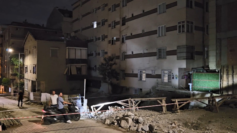 İstanbul'da korku dolu gece: 6 katlı bina boşaltıldı - Resim : 2