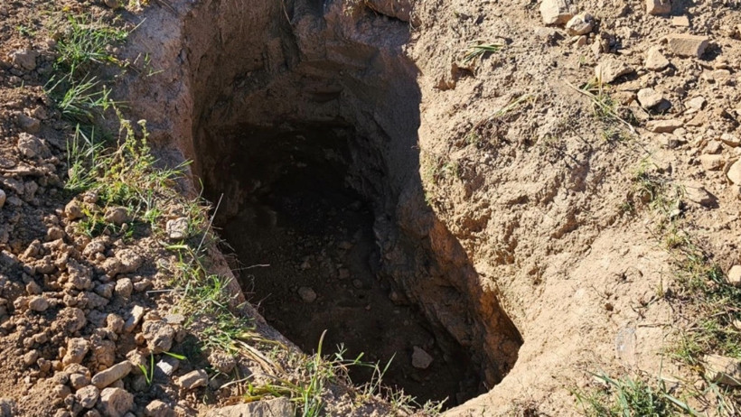Defineciler yüzyıllık mezarlıkları talan etti - Resim : 2
