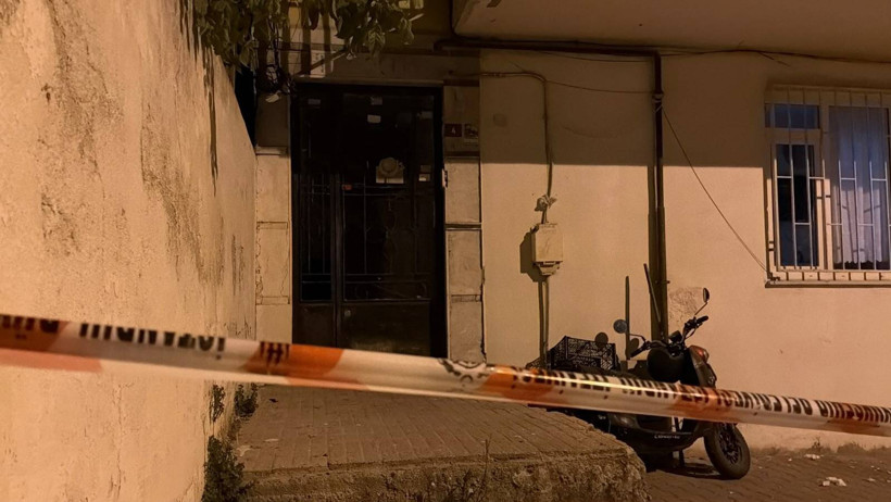 Üsküdar'da balkon çöktü, bina tahliye edilip mühürlendi - Resim : 1