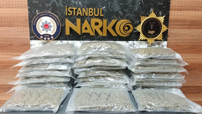 Tuzla'da iki araca operasyon: 27,5 kilo uyuşturucu ele geçirildi - Resim : 1