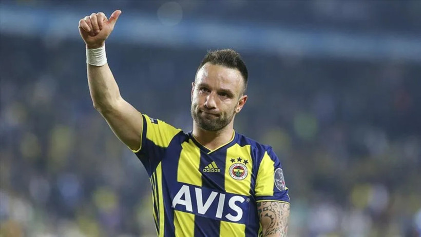 Fenerbahçe'nin eski yıldızının futbolu bırakmaya niyeti yok: 41 yaşında 2. Lig'e gitti - Resim : 1