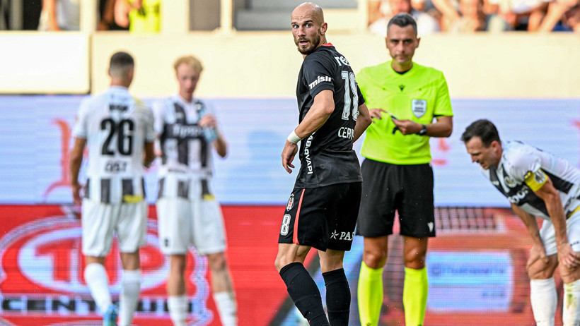 Beşiktaş, Hradec Kralove deplasmanında 10 kişiyle kazandı: 0-1 - Resim : 1