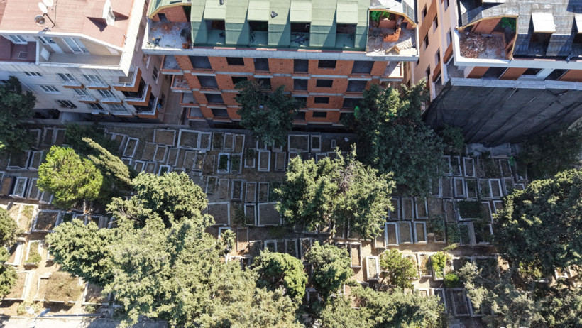 İstanbul’da mezarlık manzaralı sıfır daireler şaşkınlık yarattı - Resim : 2