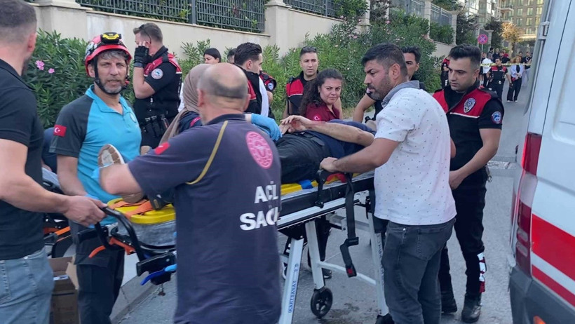 İETT otobüsü site duvarına çarptı: 2 ölü 16 yaralı - Resim : 5
