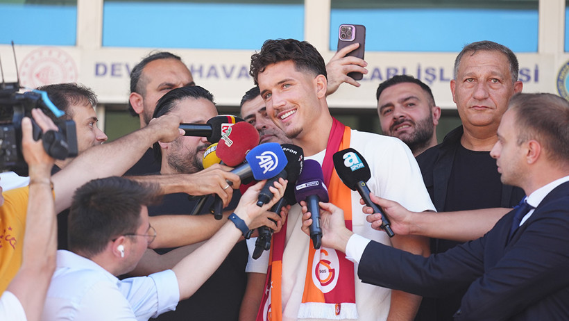Galatasaray'ın yeni forveti İstanbul'a geldi: İlk açıklamayı yaptı - Resim : 1