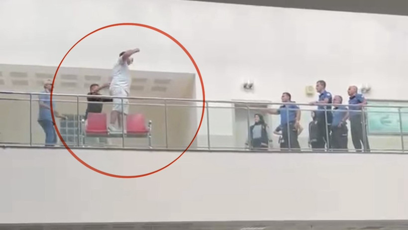 Adliyede intiharı polis son anda engelledi: O anlar kamerada - Resim : 1