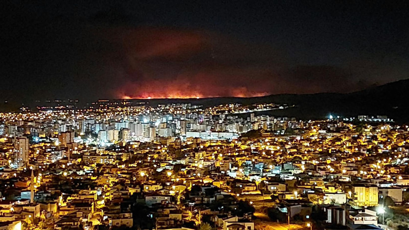 Yangın iki ilçeye ilerledi, evler boşaltıldı - Resim: 1