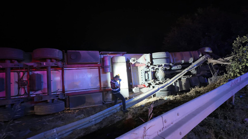 Bursa'da feci kaza: Motosiklettekiler kurtarılamadı - Resim : 1
