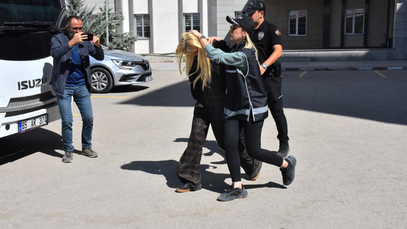 &lsquo;Vanlı Kara Haydar&rsquo;ın eşi &Ccedil;ağla &Ouml;z tutuklandı - Resim : 1