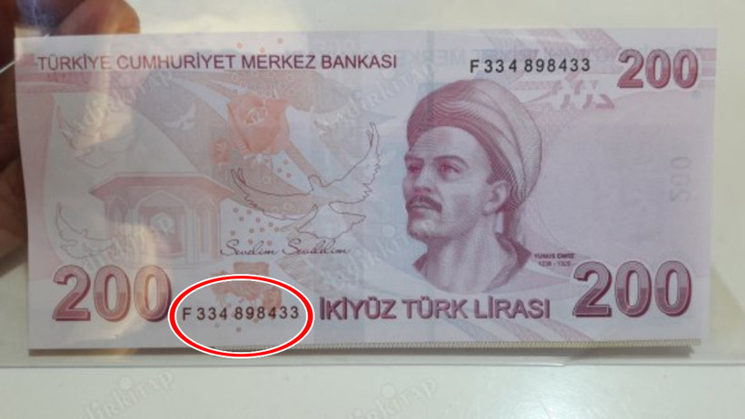Parasının üstünde yıldız olan köşeyi dönecek. Cüzdan ve çantanızı kontrol edin - Resim : 2
