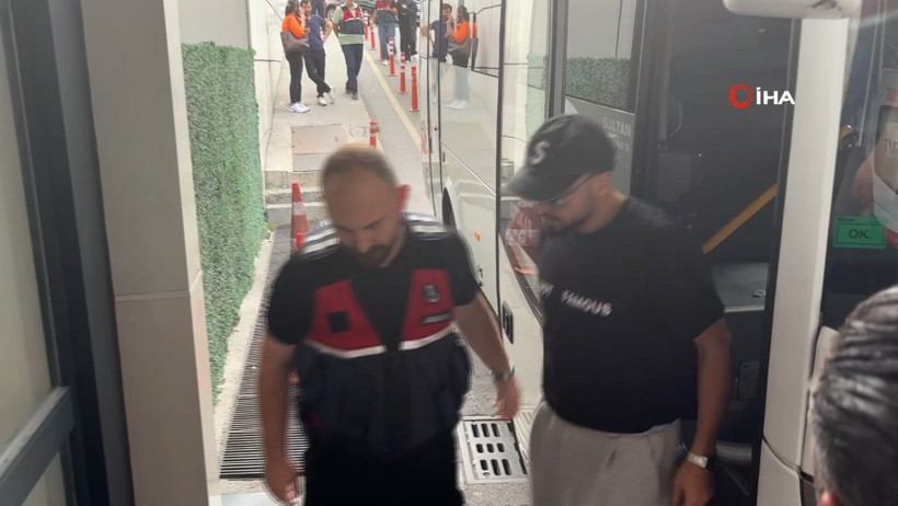Sağlık kontrolüne götürülen ünlüler böyle görüntülendi - Resim : 2