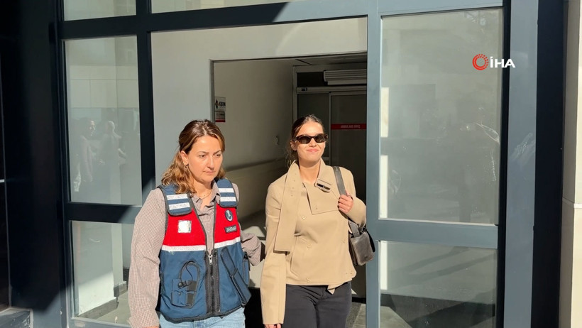 Gözaltına alınan Afra Saraçoğlu'nun emniyetteki görüntüleri ortaya çıktı - Resim : 1