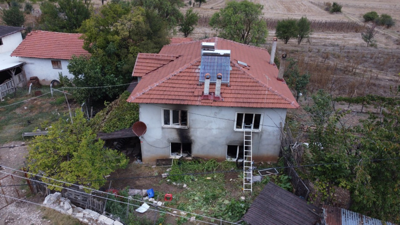 Baba ile kızı yangında can verdi - Resim : 3