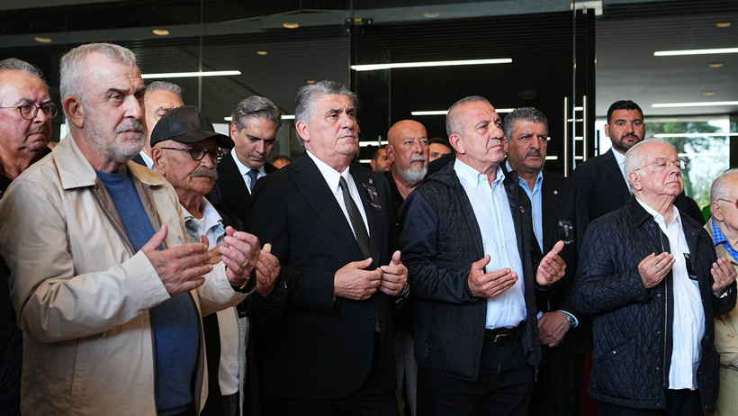 Beşiktaş'tan Keçeli'ye vefa: Tabutu omuzlayan Serdal Adalı'dan duygusal sözler - Resim : 2