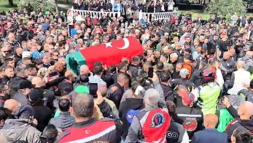 Binlerce kişi uğurladı. Fotoğraf Florya Köprüsü'nde çekildi - Resim : 1