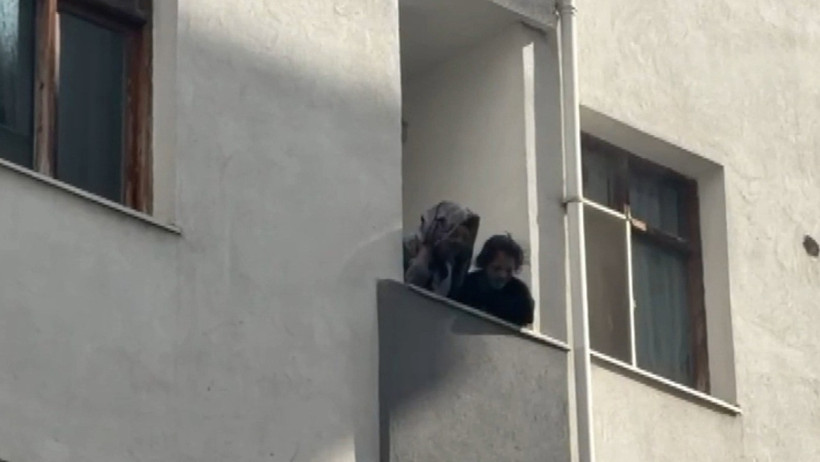 Kadıköy'de can pazarı! 8 katlı binada yangın - Resim : 2