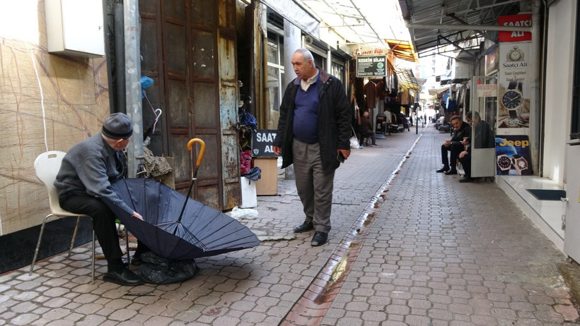 Müşterileri peşini bırakmadı. 97 yaşındaki usta yeniden işinin başında - Resim : 2