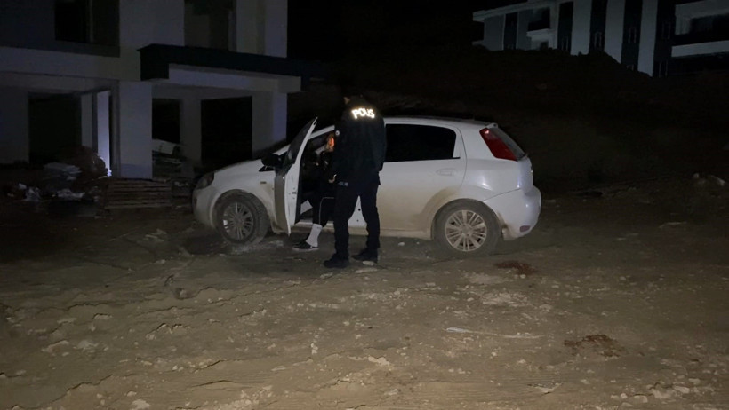 "Bu arabayı cinler mi sürüyor?” İnegöl’de polisten kaçan iki arkadaş birbirine girdi - Resim : 1