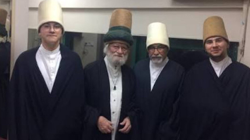 Kapıya bırakılan yemekler alınmayınca kapıyı çilingire açtırdılar! Mevlevi dünyasının tanınmış ismi evinde baygın bulundu - Resim : 1
