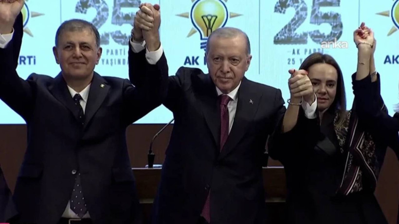 İzmir istifalarla sarsılıyor. Cemil Tugay’dan sonra iki üst düzey belediyeci istifa etti - Resim : 1