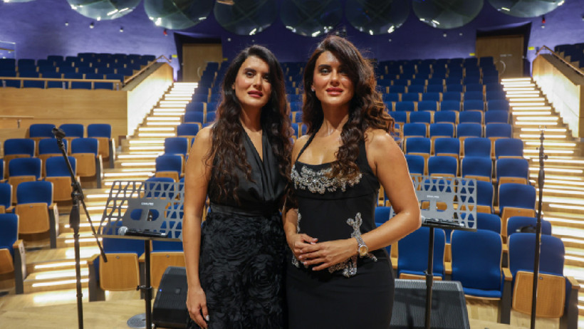 İkiz kardeşler doğum günlerinde aynı sahnede - Resim : 3