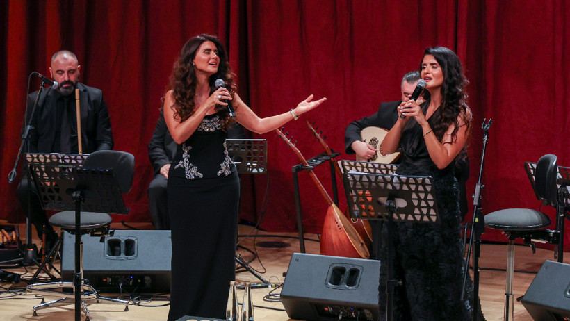 İkiz kardeşler doğum günlerinde aynı sahnede - Resim : 4