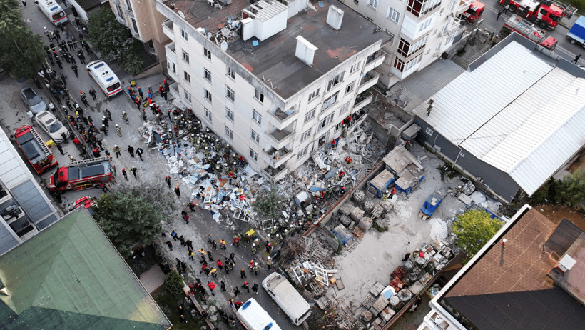 Maltepe'de 7 katlı binada çökme. 3 katı kaçak çıktı - Resim : 5