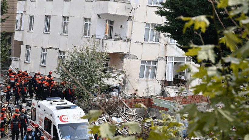 Maltepe'de çöken binanın 4 katı kaçak çıktı - Resim : 4