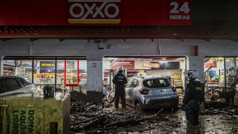 Şili'de sokaklar çamura battı - Resim : 2
