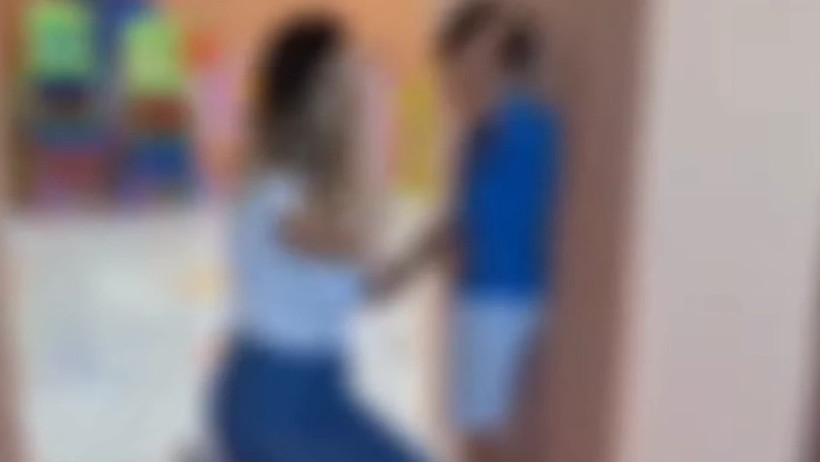 Anaokulunda 5 yaşındaki &ccedil;ocuğa dayak kamerada. Bu kadını kim &ouml;ğretmen yaptı? - Resim : 2