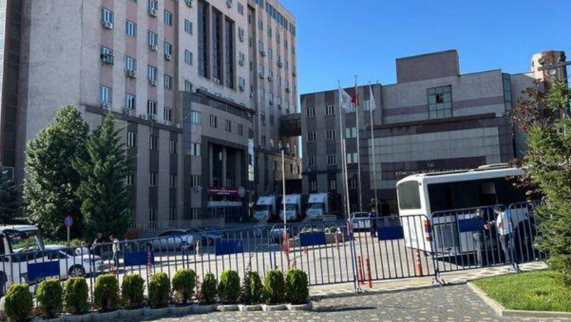 Etimesgut Belediyesi'ne operasyon. Çok sayıda kişi gözaltında - Resim : 1